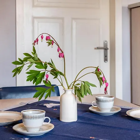 Apartment Für 6 Personen 90 M²