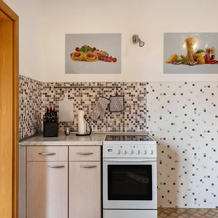 Apartment Für 6 Personen 90 M²